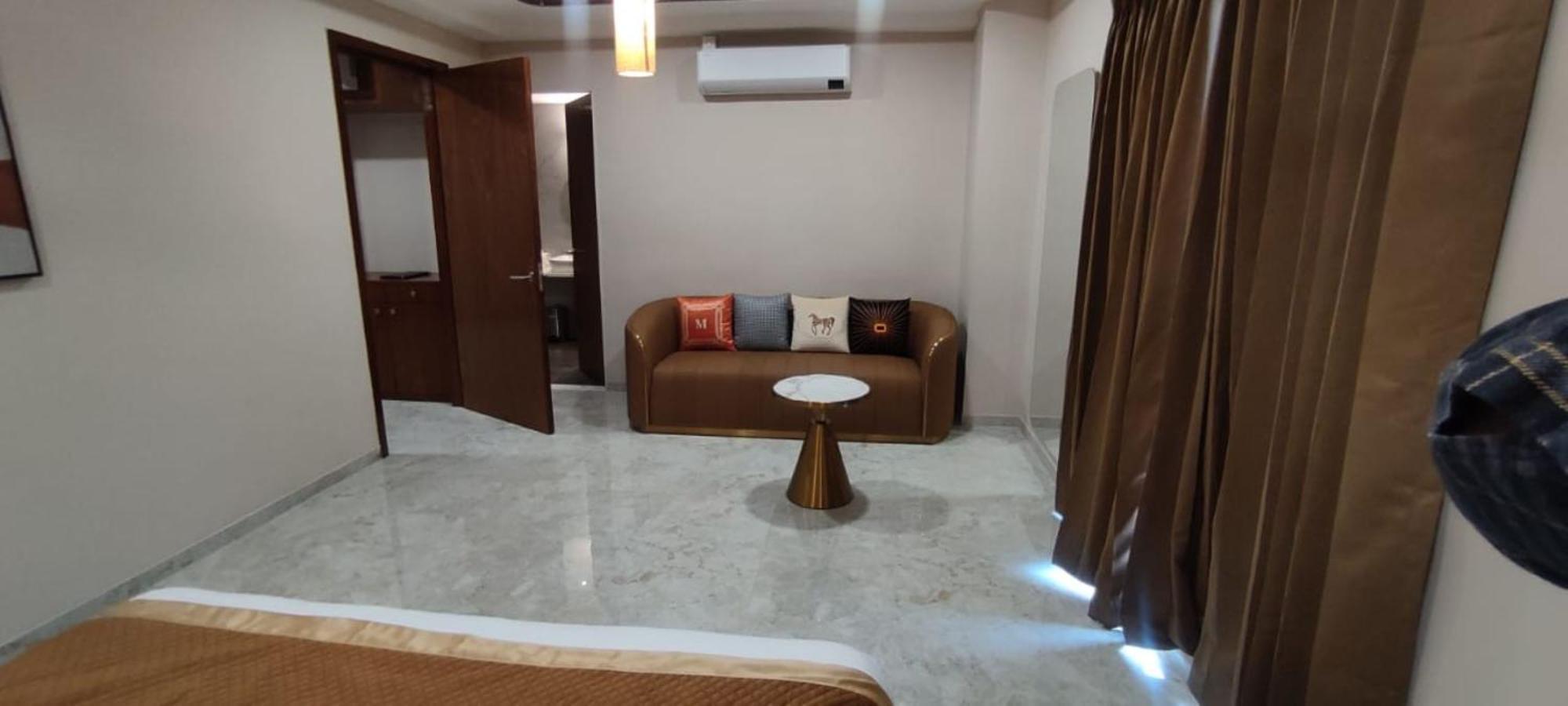Vits Satyajeet Karad Hotel ภายนอก รูปภาพ
